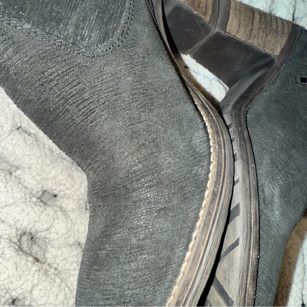 Taos Footwear Dark Gray Ankle Boots